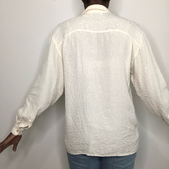 VINTAGE | Cream Textured Silk Front Pocket Blouse - Picture 4 of 7